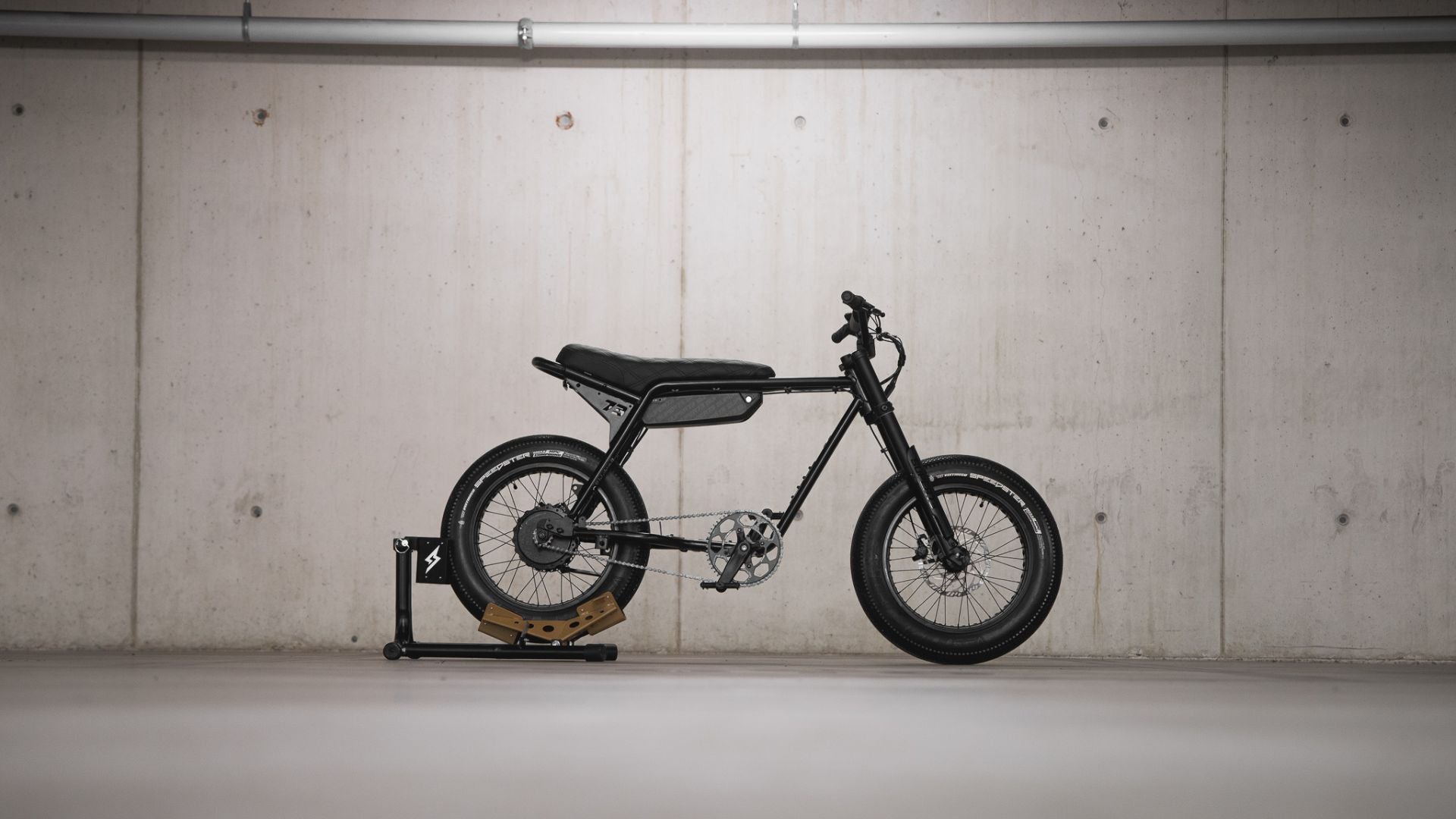 三輪車　カスタム Custom SUPER73-ZX Black